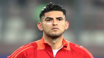 Ex Boca | Zambrano compartió cancha con su hijo en Perú pero se fue expulsado